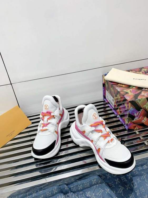 Picture of Louis Vuitton Shoes _SKULVsz35-41JY11212560